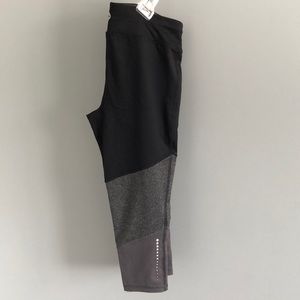 Tri-colored athletic leggings with pocket!